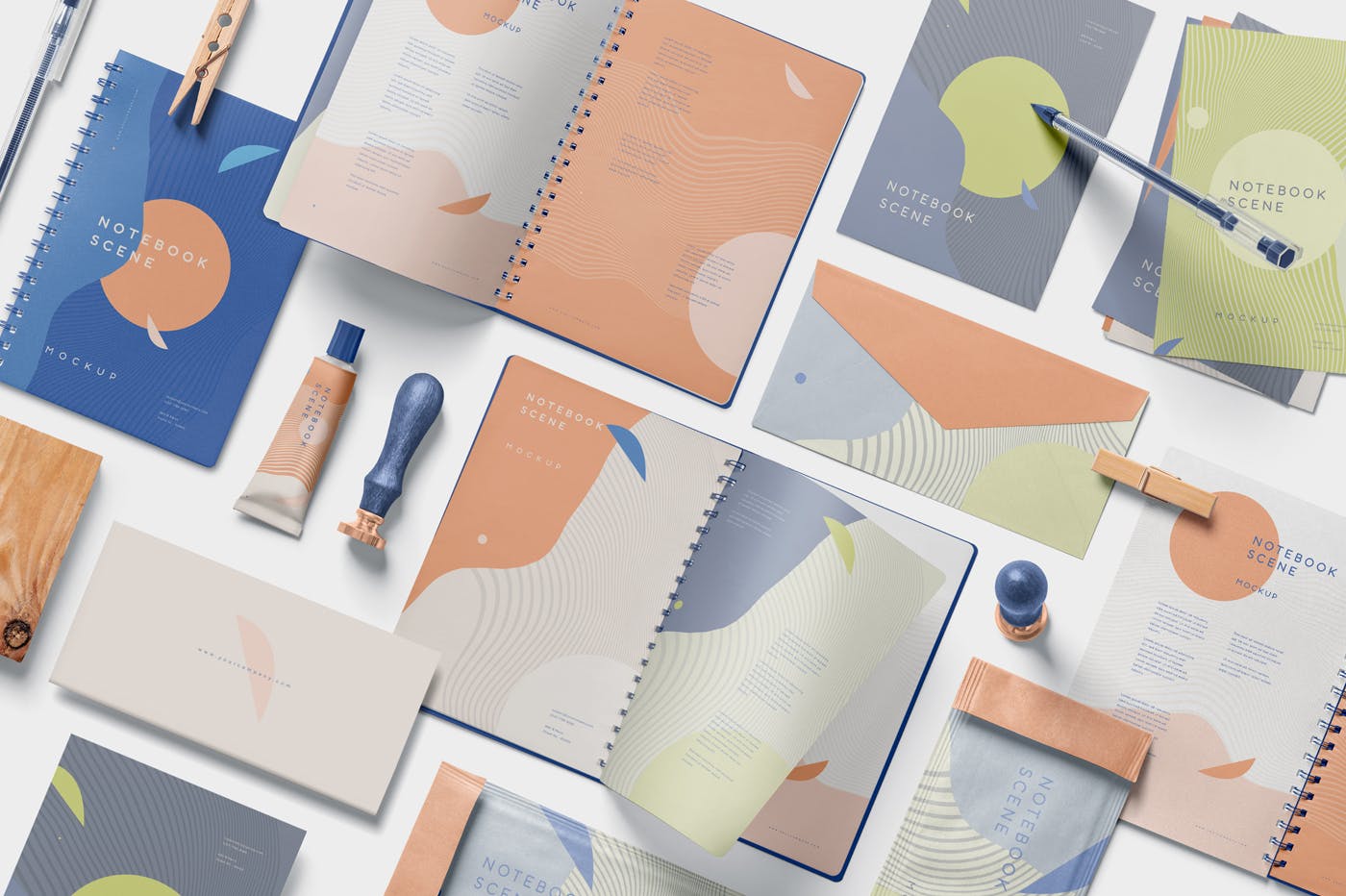 三种款式记事本外观设计预览样机模板 3 Notebook Mockups With Movable Elements插图(2)