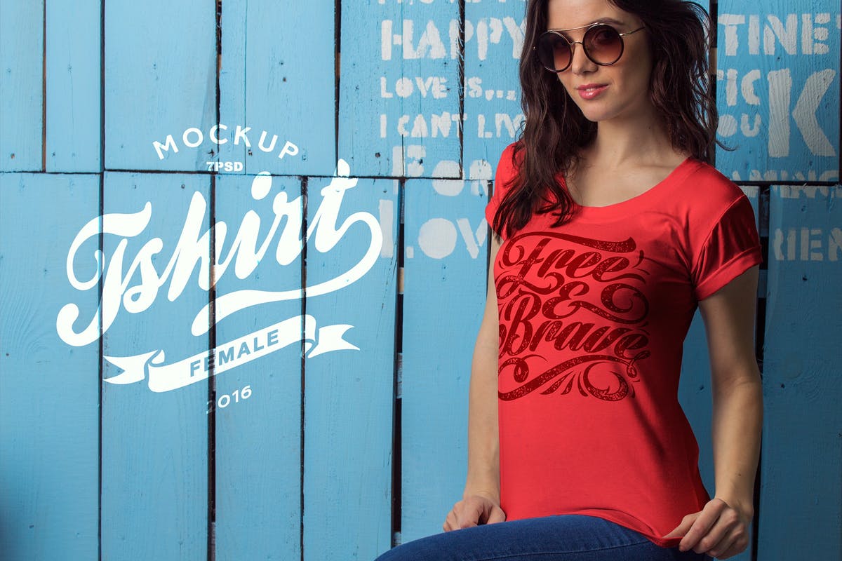时尚女装印花T恤服装样机模板 Female T-Shirt Mockup插图