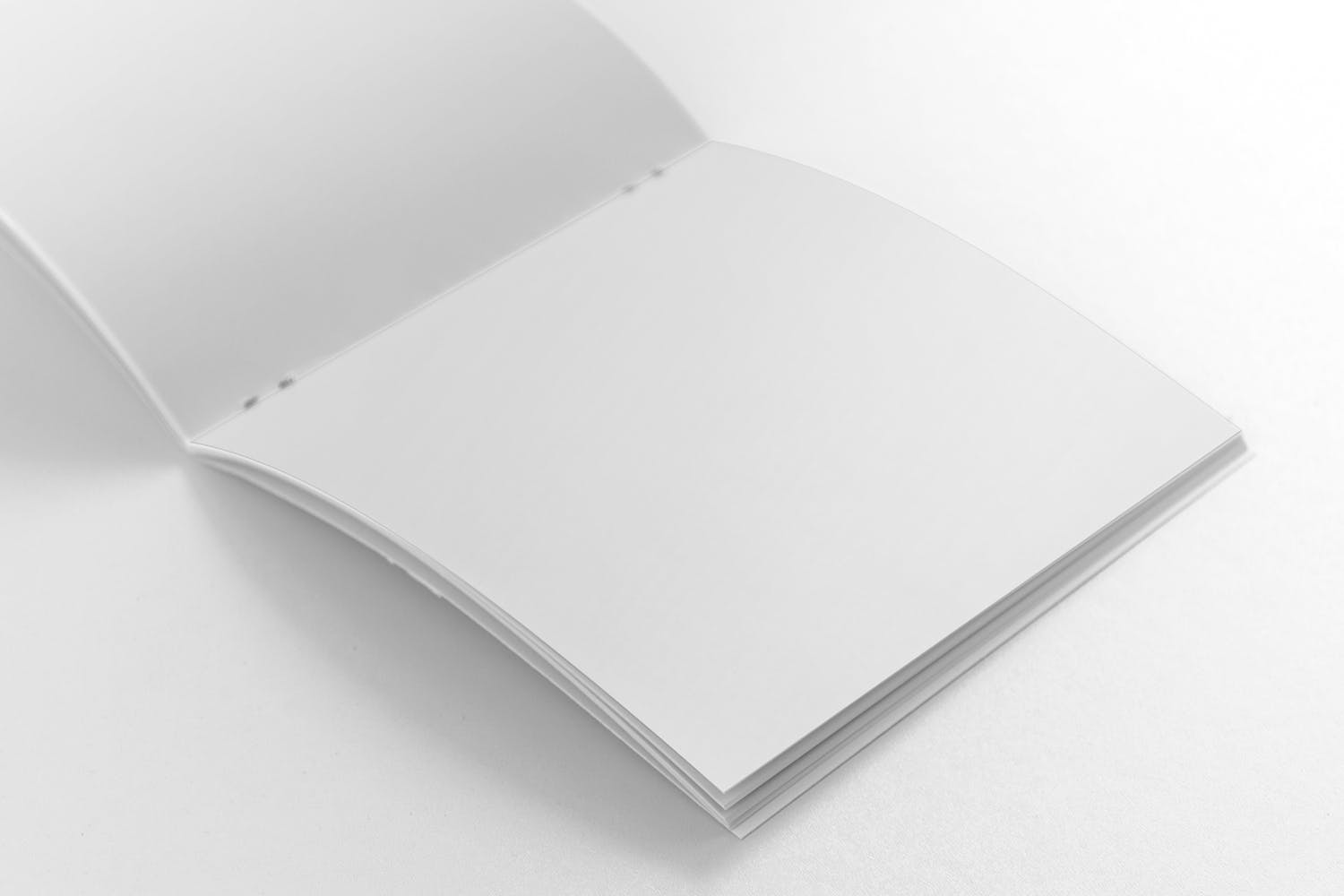 方形画册产品手册右页特写效果图样机素材库精选 Square Brochure Mockup Closeup on Right Page插图(1)