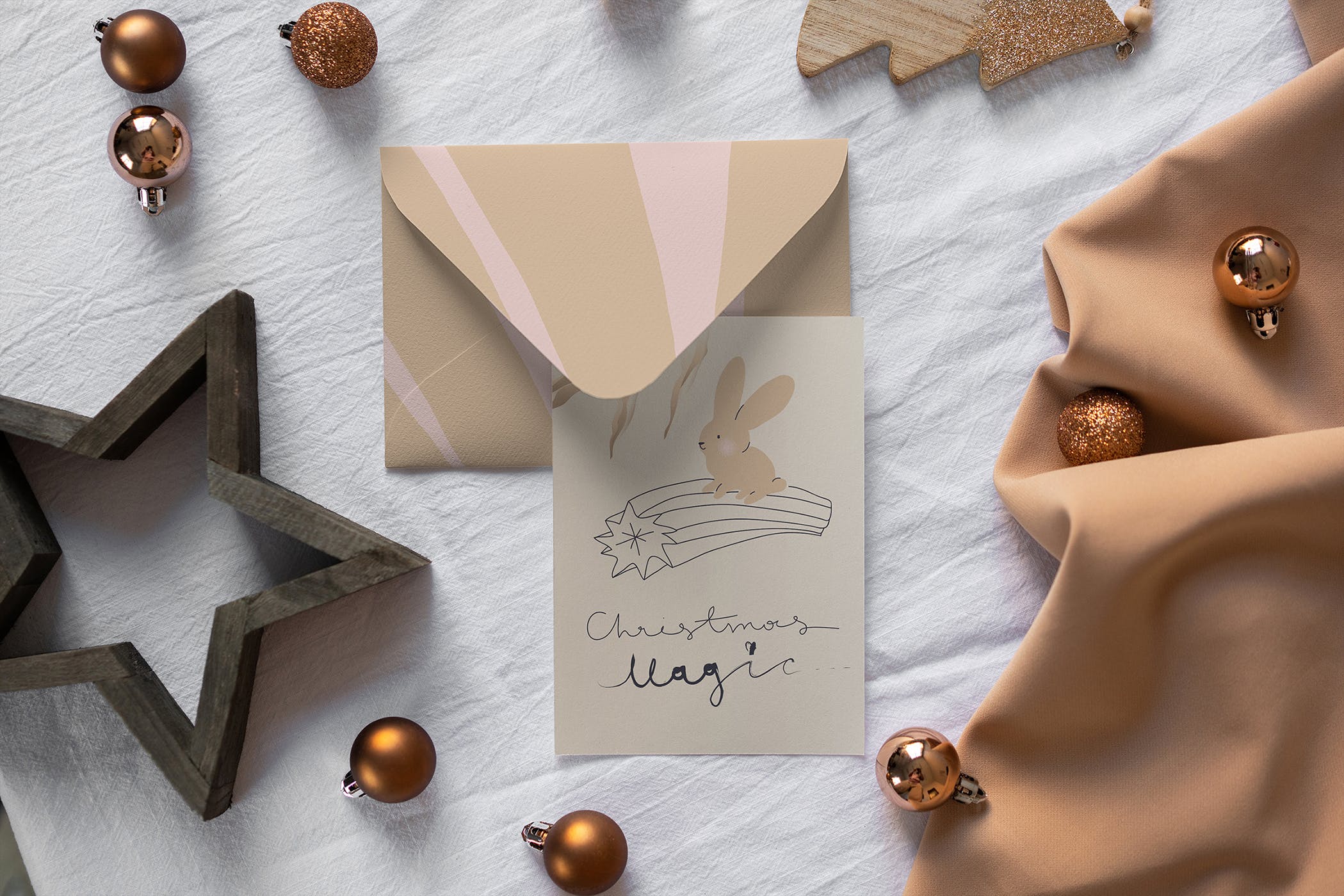 圣诞节明信片设计图预览样机模板 Christmas Postcard Mock-Ups插图(2)
