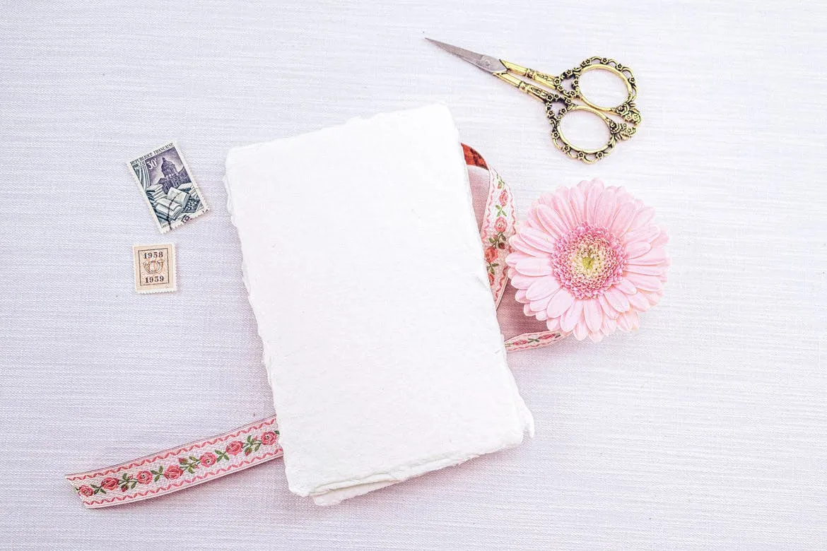 婚礼照片婚礼邀请函优雅风格设计样机素材库精选模板v19 Wedding Photo Mockup 19插图(1)