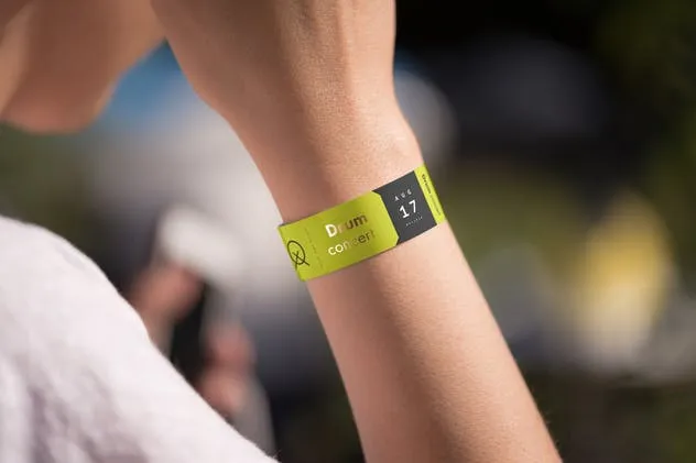 纸质手环腕带样机模板V2 Paper Band Mock-up 2插图(4)