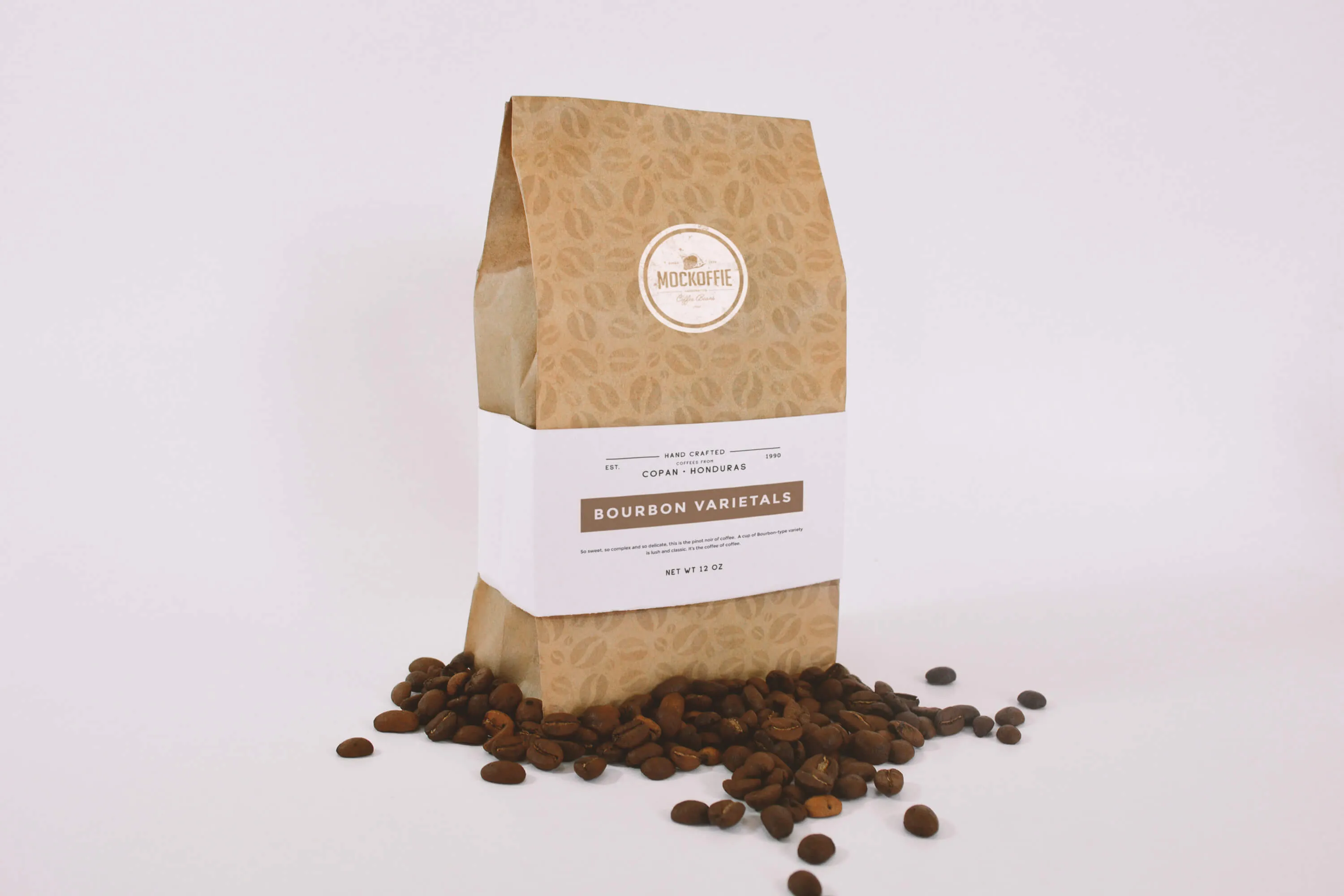 咖啡豆包装纸袋设计图样机模板 Coffee Bag Mockup Perspective View