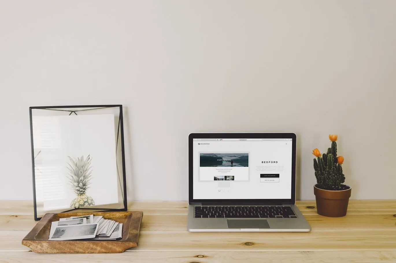 Macbook笔记本电脑显示Web应用程序APP UI样机VI展示模型mockups插图(1)