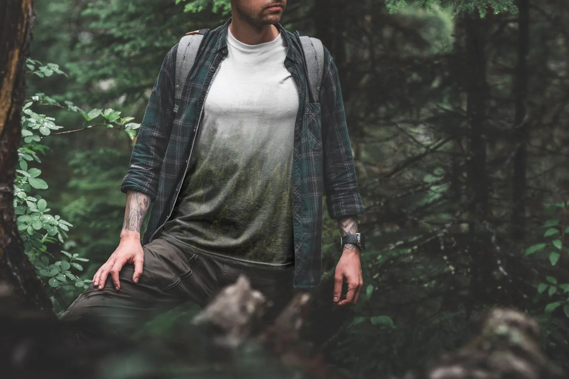 男士T恤印花设计户外场景模特上身效果样机v1 T-Shirt Mockup Adventure  Edition Vol. 1插图(1)