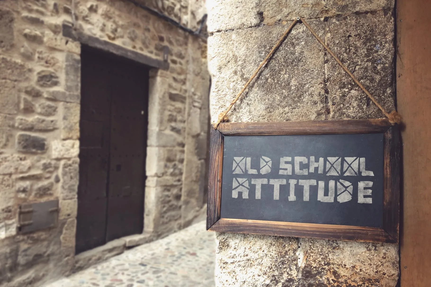 街道告示黑板牌设计效果图样机 Chalkboard on the Street插图(1)