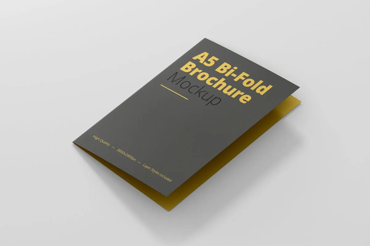 A5双折小册子传单样机模板 A5 Bi-Fold Brochure Mock-Up