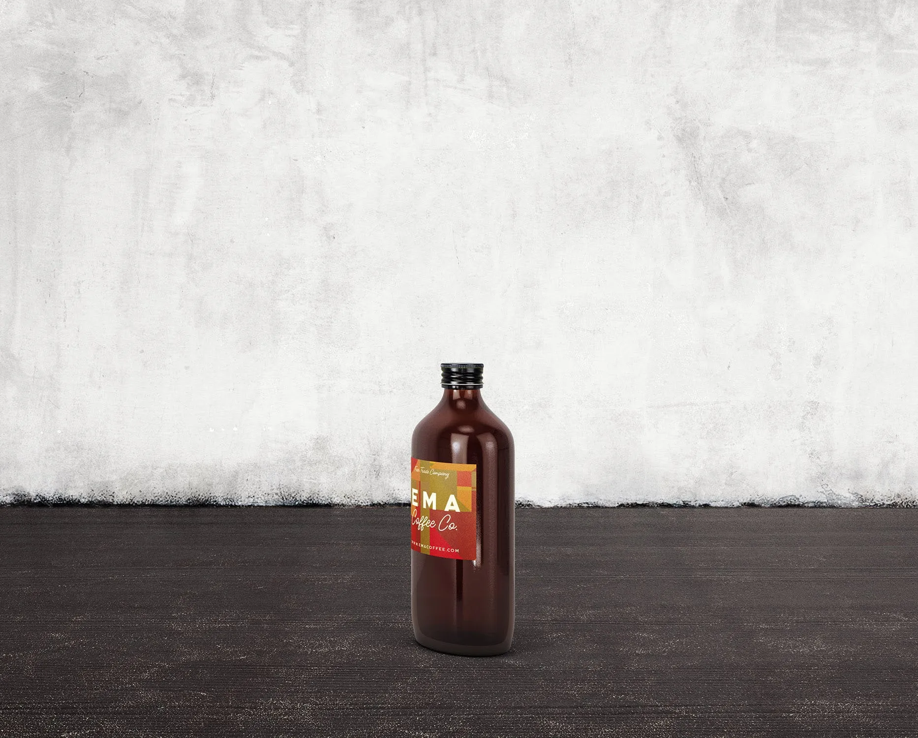 6个啤酒/咖啡/牛奶瓶外观设计素材库精选v2 6 Beer Coffee Milk Bottles Mockups 2插图(2)