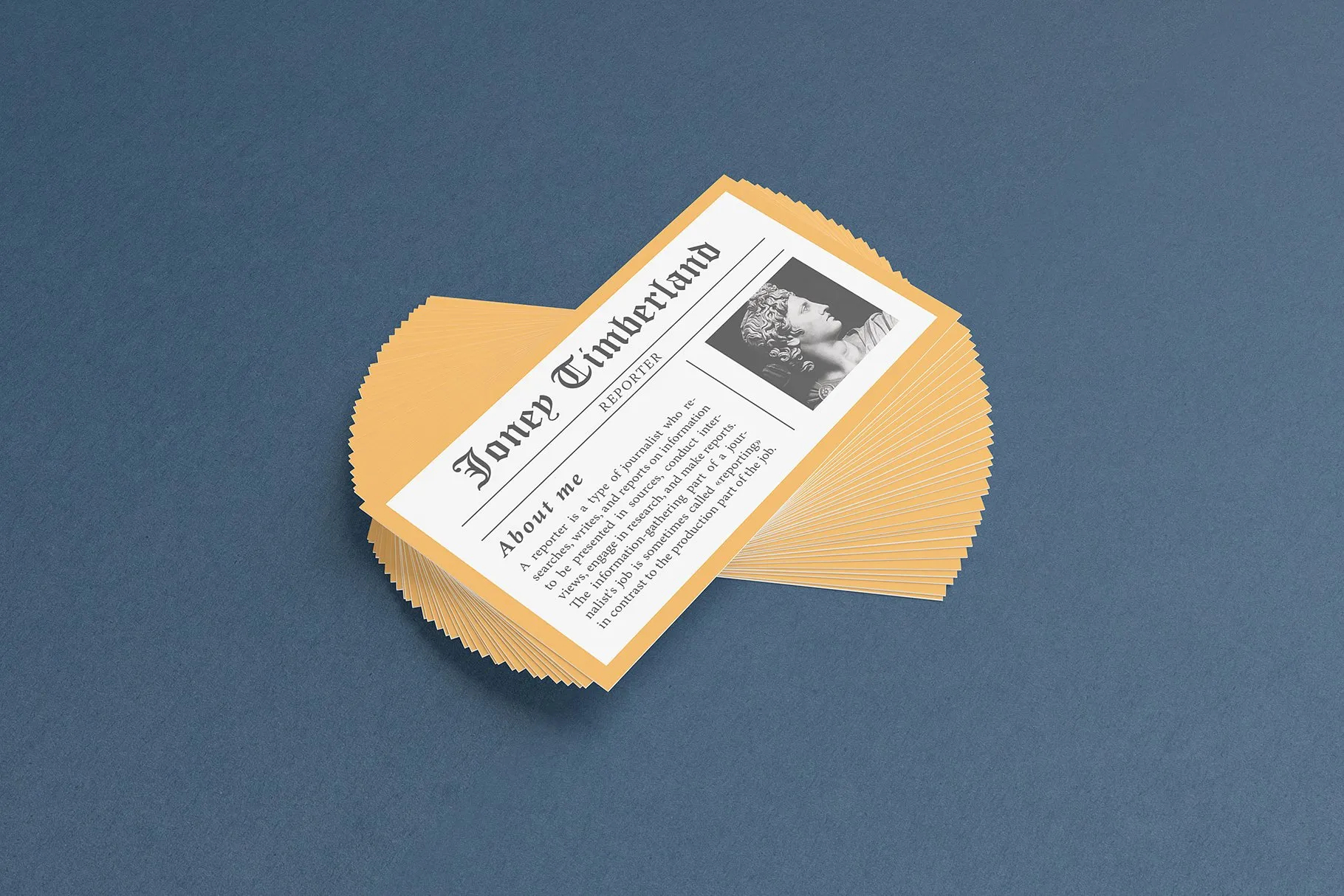 基于3D渲染英国和美国标准尺寸企业名片样机 Double Standards Business Cards插图(2)