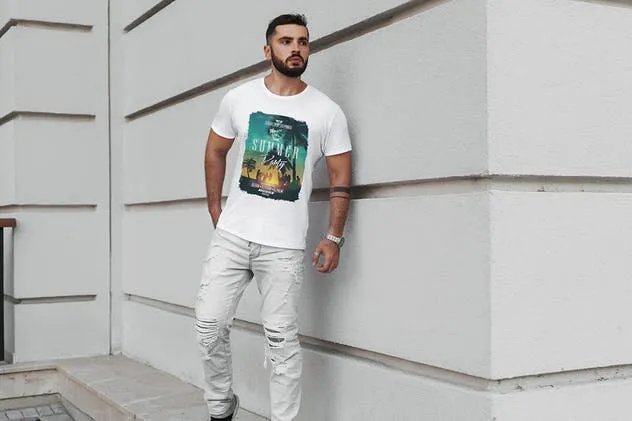 时尚男模T恤服装样机 T-Shirt Mock-Up Stylish Men插图(5)