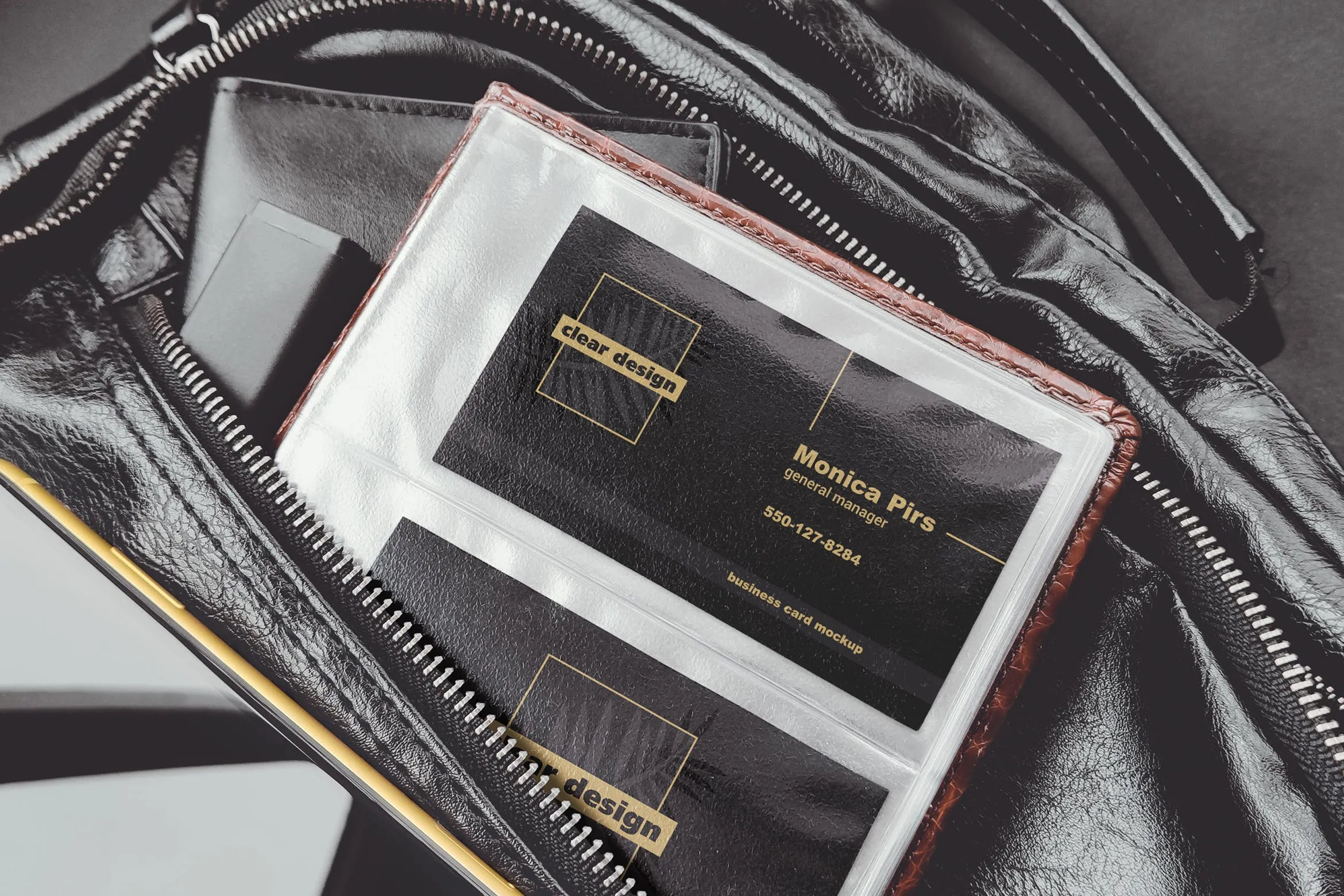 企业名片文件夹场景展示像素设计精选模板 Business Card Holder Scene Mockup