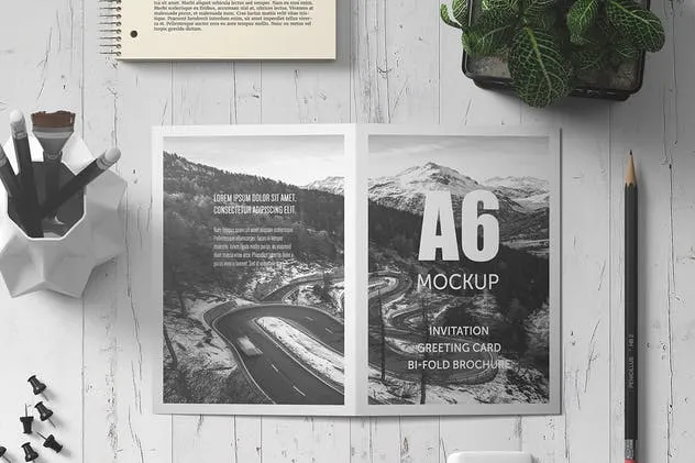 A6纵向双折页贺卡印刷品样机 A6 Portrait Bi-Fold Greeting Card Mock-up插图(2)