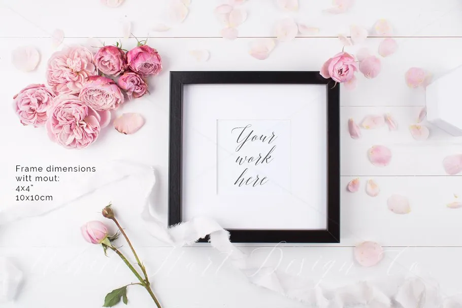 带黑色木质边框的相框样机模板 Styled stock photo#8211; Frame mock up